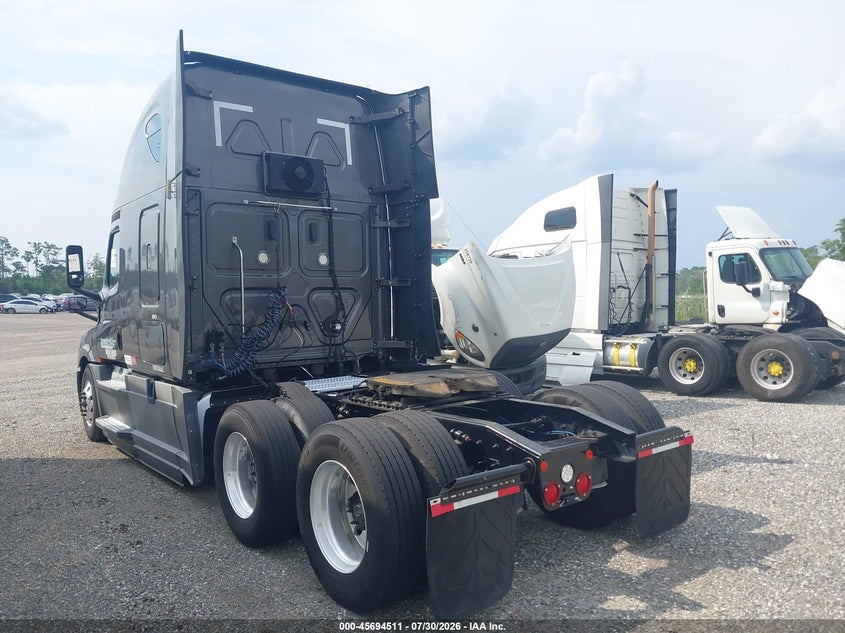 2019 FREIGHTLINER NEW CASCADIA 126 auction photo 3
