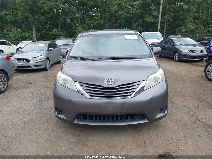 2017 Toyota Sienna Le 8 Passenger VIN: 5TDKZ3DC7HS772377 Lot: 45694612
