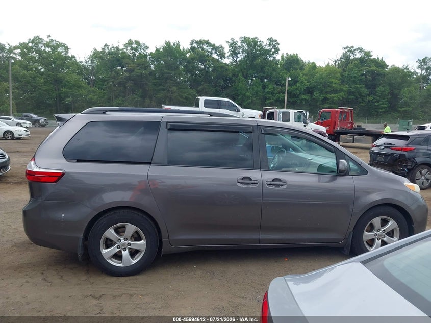 2017 Toyota Sienna Le 8 Passenger VIN: 5TDKZ3DC7HS772377 Lot: 45694612