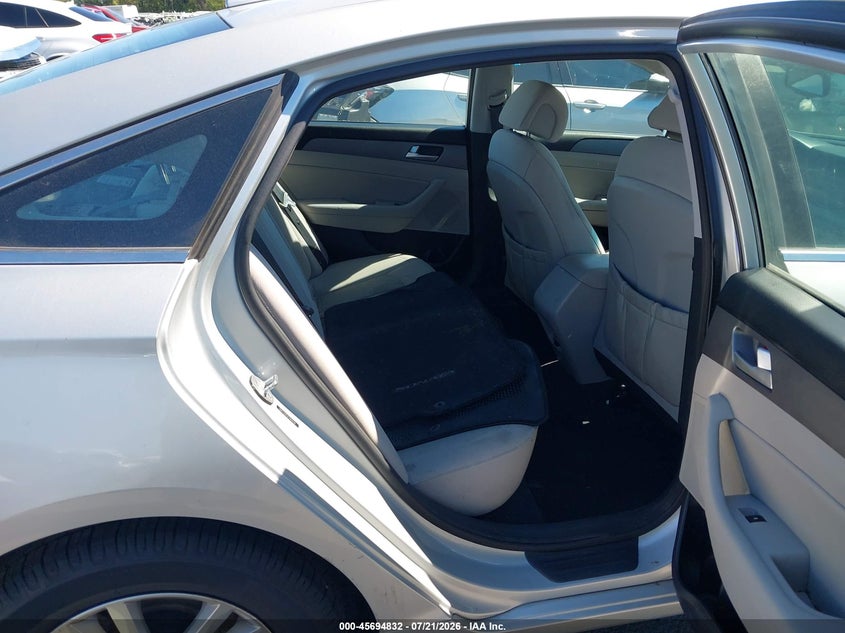 2015 HYUNDAI SONATA auction photo 8