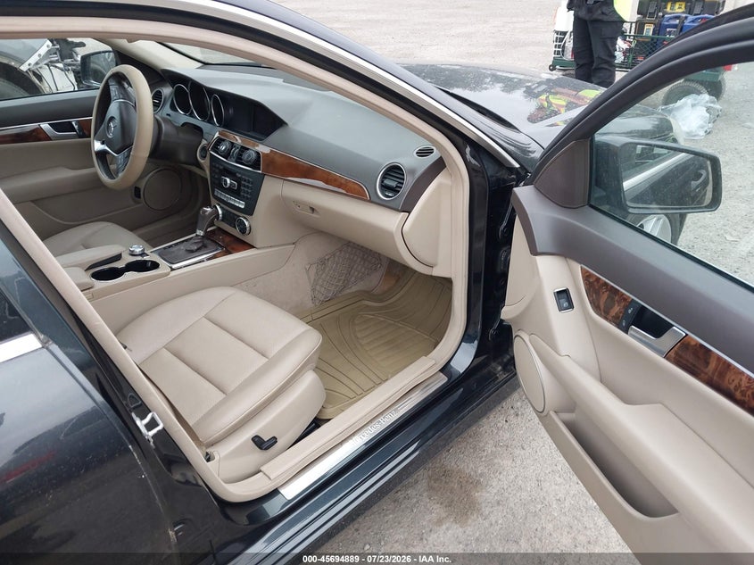 2012 MERCEDES-BENZ C 250 auction photo 5