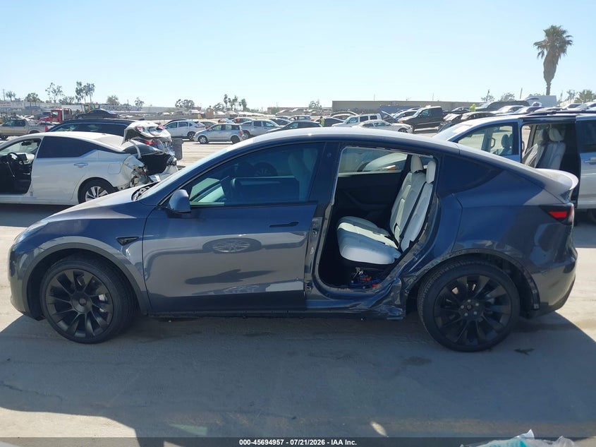 2023 Tesla Model Y Awd/Long Range Dual Motor All-Wheel Drive VIN: 7SAYGDEE5PF605673 Lot: 45694957