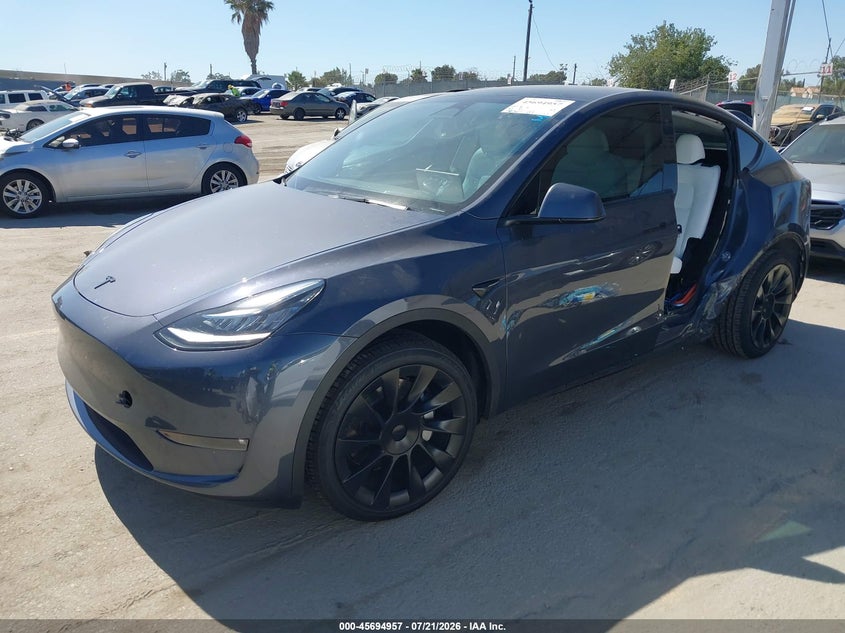 2023 Tesla Model Y Awd/Long Range Dual Motor All-Wheel Drive VIN: 7SAYGDEE5PF605673 Lot: 45694957