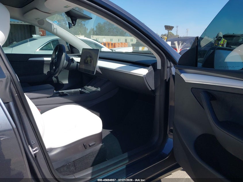 2023 Tesla Model Y Awd/Long Range Dual Motor All-Wheel Drive VIN: 7SAYGDEE5PF605673 Lot: 45694957
