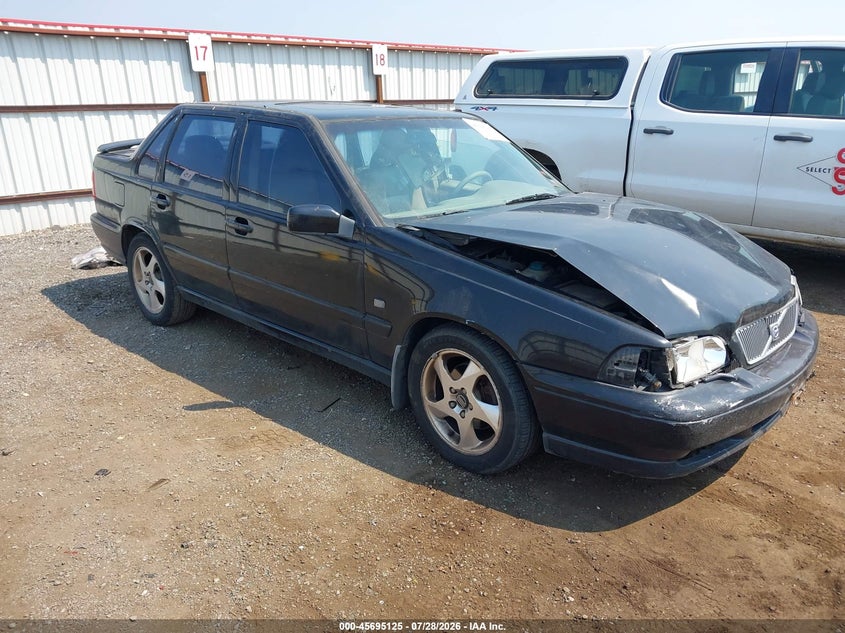 1999 VOLVO S70 auction photo 1