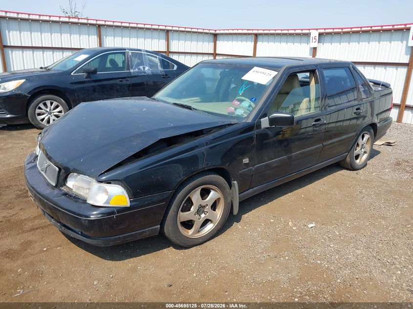 1999 VOLVO S70 auction photo 2