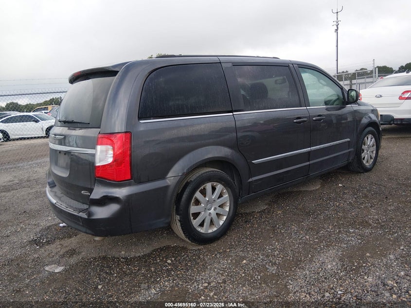2016 CHRYSLER TOWN & COUNTRY auction photo 4
