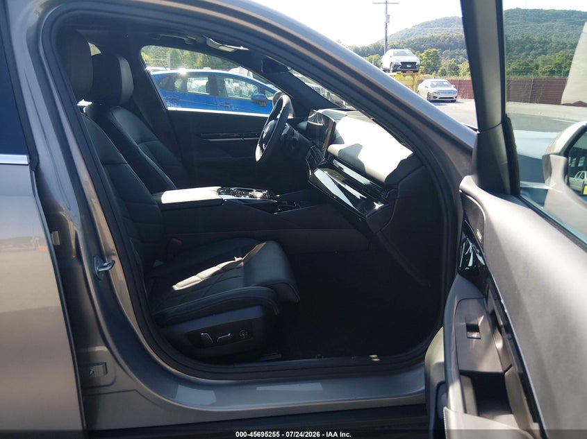 2024 BMW 530I auction photo 5