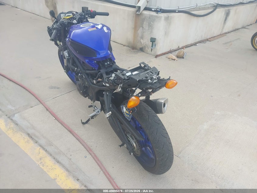 2021 YAMAHA YZFR3 auction photo 3