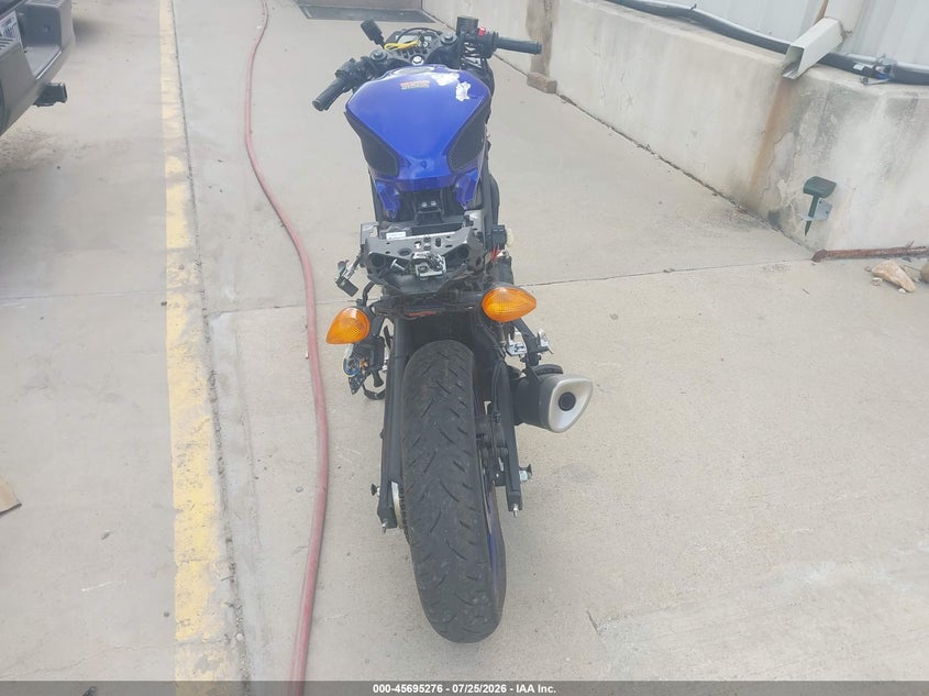 2021 YAMAHA YZFR3 auction photo 6