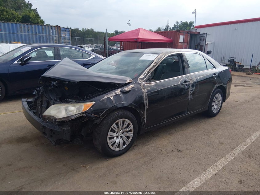 2014 TOYOTA CAMRY auction photo 2