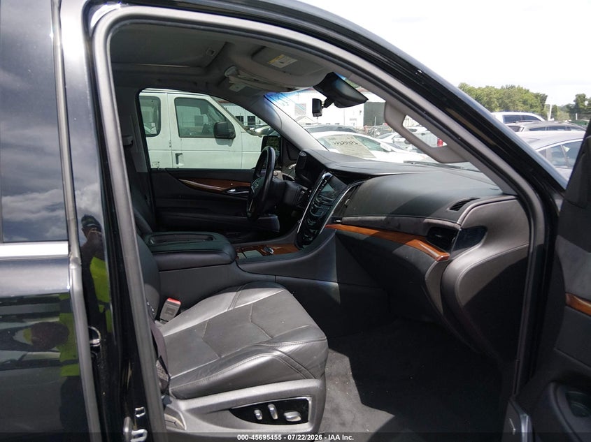 2017 CADILLAC ESCALADE ESV auction photo 5