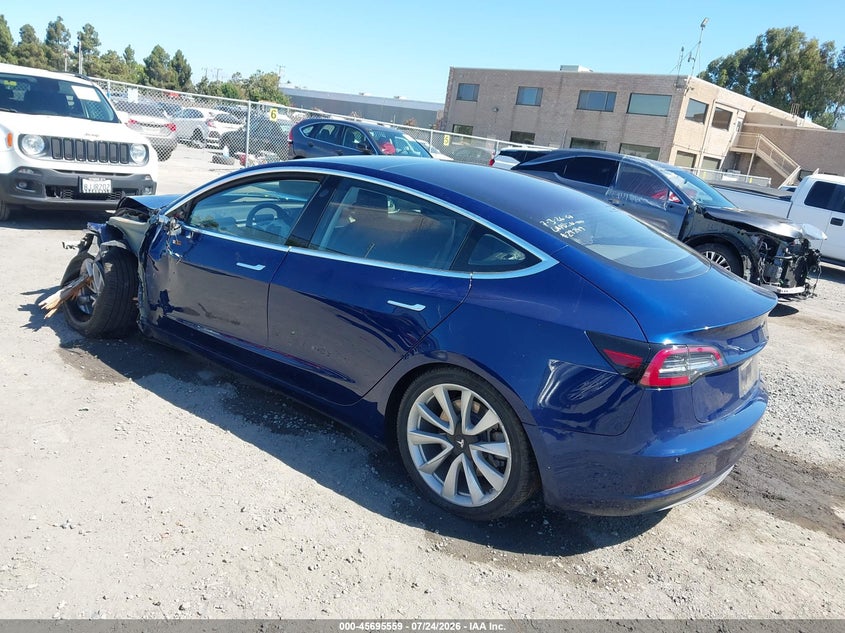 2018 TESLA MODEL 3 auction photo 3