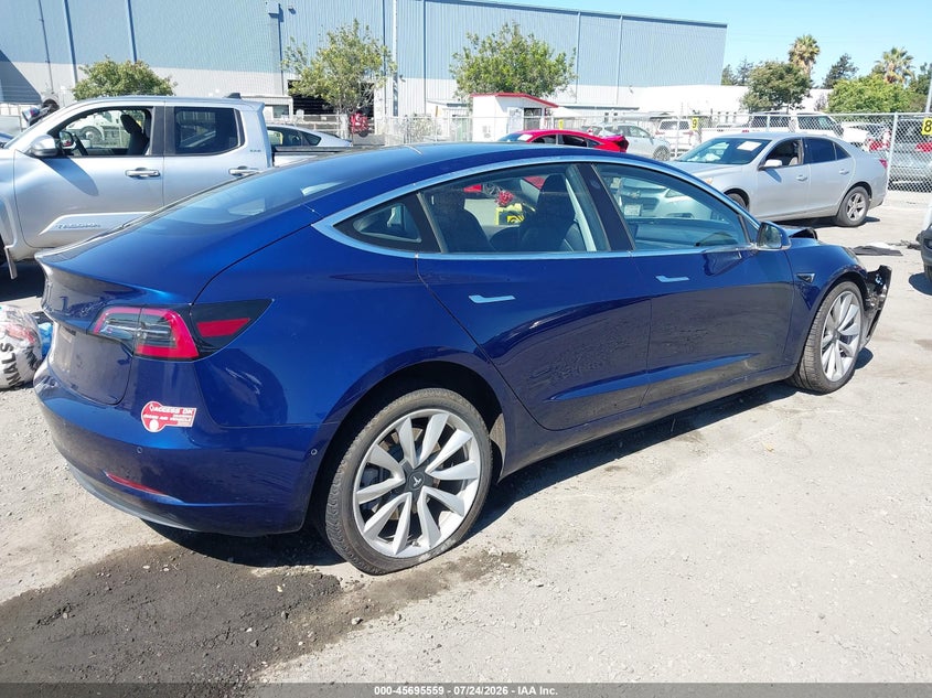 2018 TESLA MODEL 3 auction photo 4