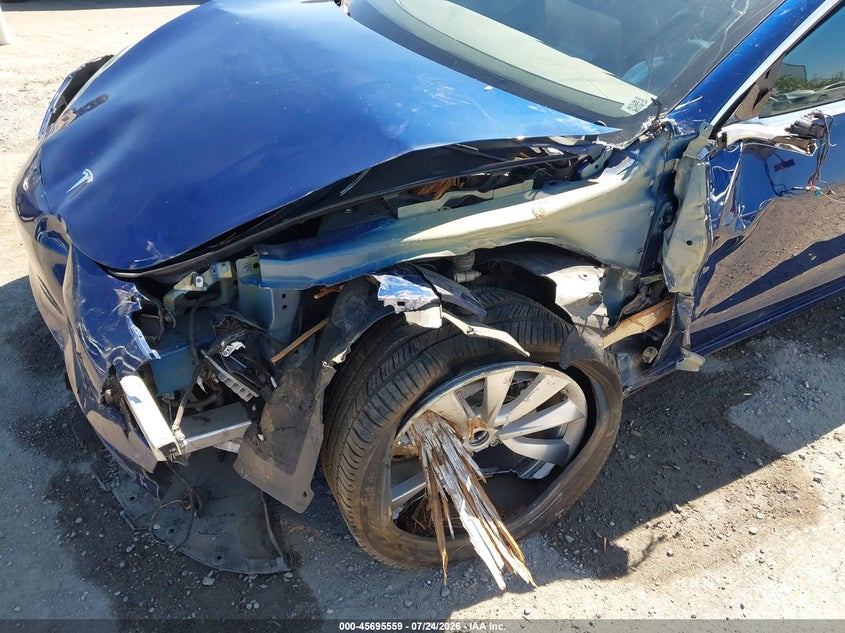 2018 TESLA MODEL 3 auction photo 6