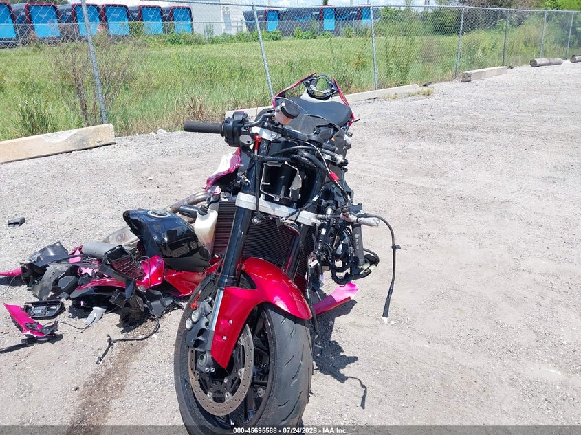 2024 YAMAHA YZFR1 auction photo 5
