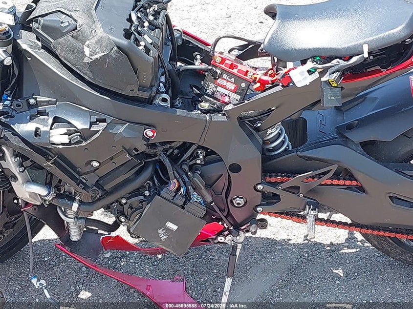 2024 YAMAHA YZFR1 auction photo 8