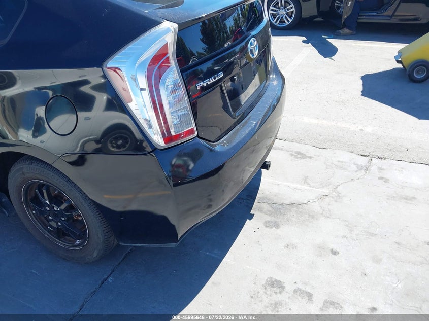 2014 TOYOTA PRIUS auction photo 6