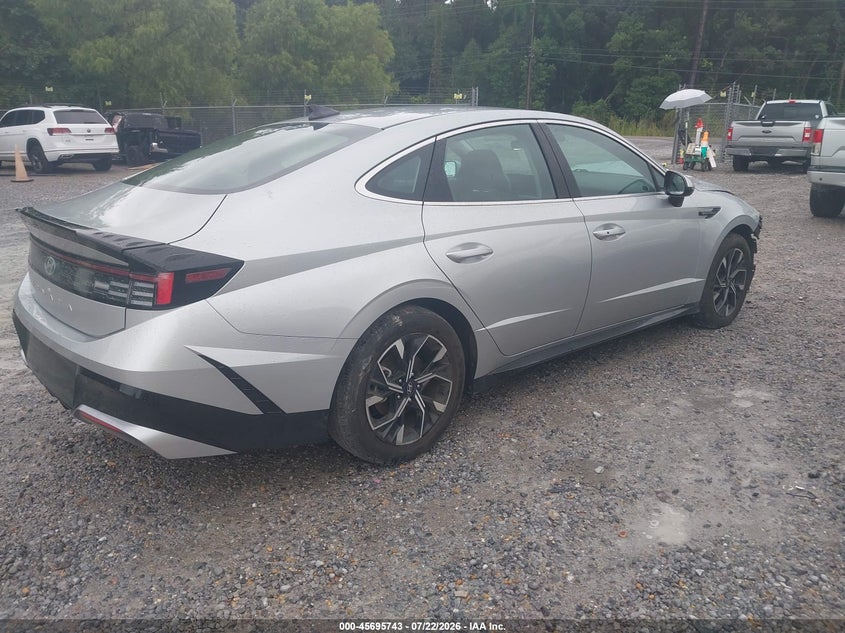 2025 HYUNDAI SONATA auction photo 4