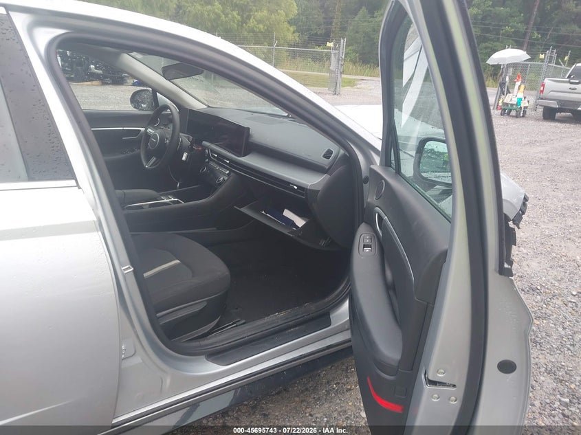 2025 HYUNDAI SONATA auction photo 5
