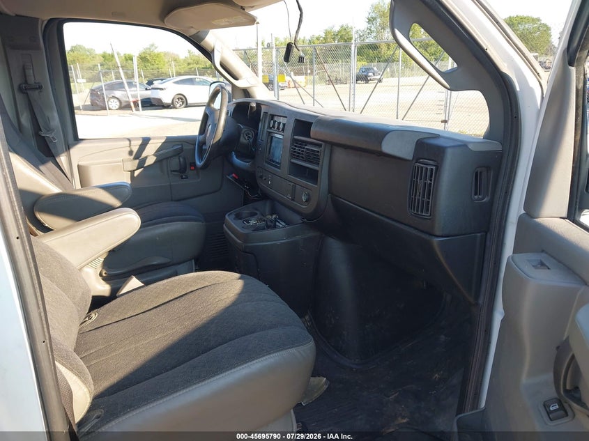 2018 GMC SAVANA 2500 auction photo 5