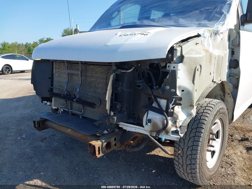2018 GMC SAVANA 2500 auction photo 6