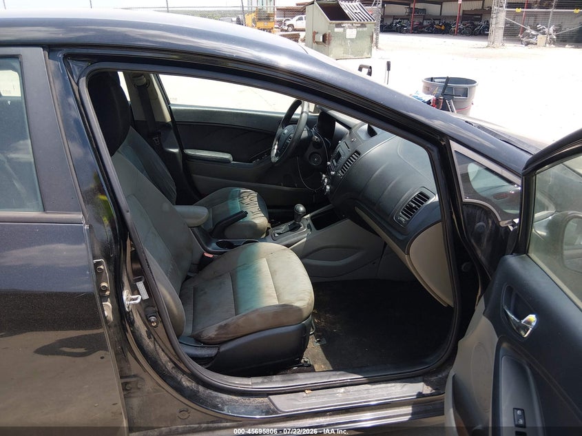 2015 KIA FORTE auction photo 5