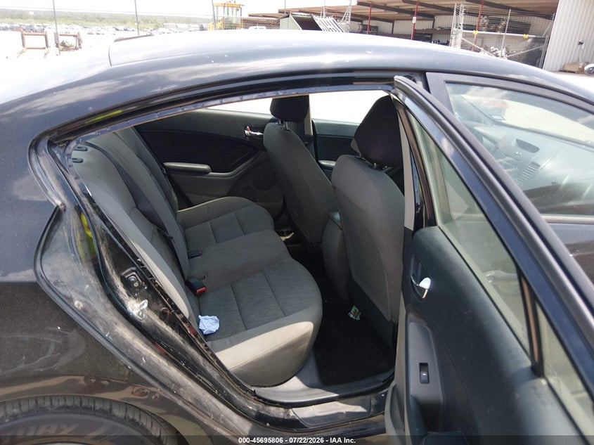 2015 KIA FORTE auction photo 8