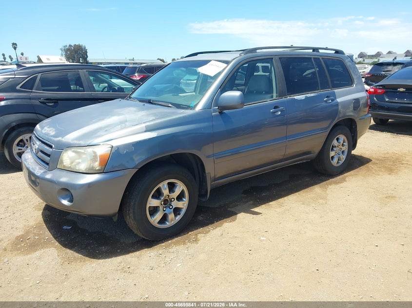 2004 TOYOTA HIGHLANDER auction photo 2