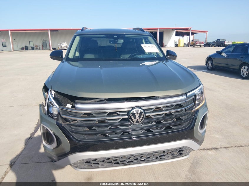 2024 Volkswagen Atlas 2.0T Peak Edition Se W/Technology VIN: 1V2CR2CA1RC602502 Lot: 45695901