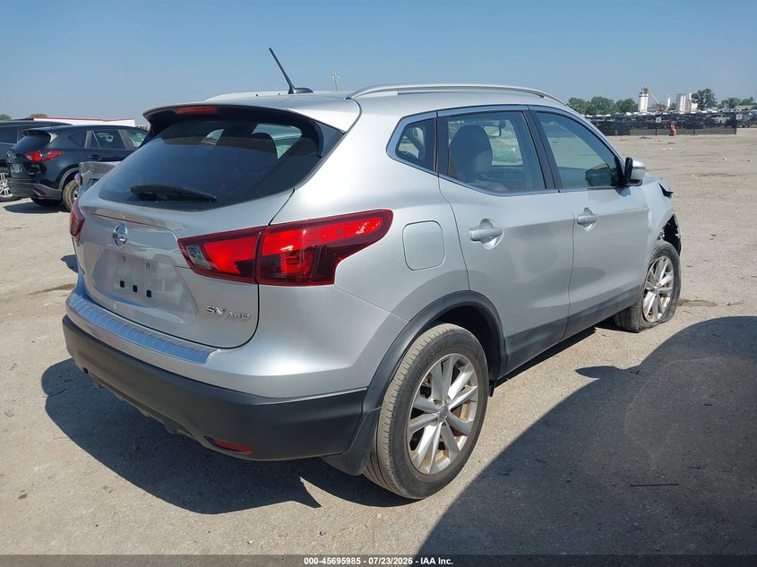 2017 NISSAN ROGUE SPORT auction photo 4