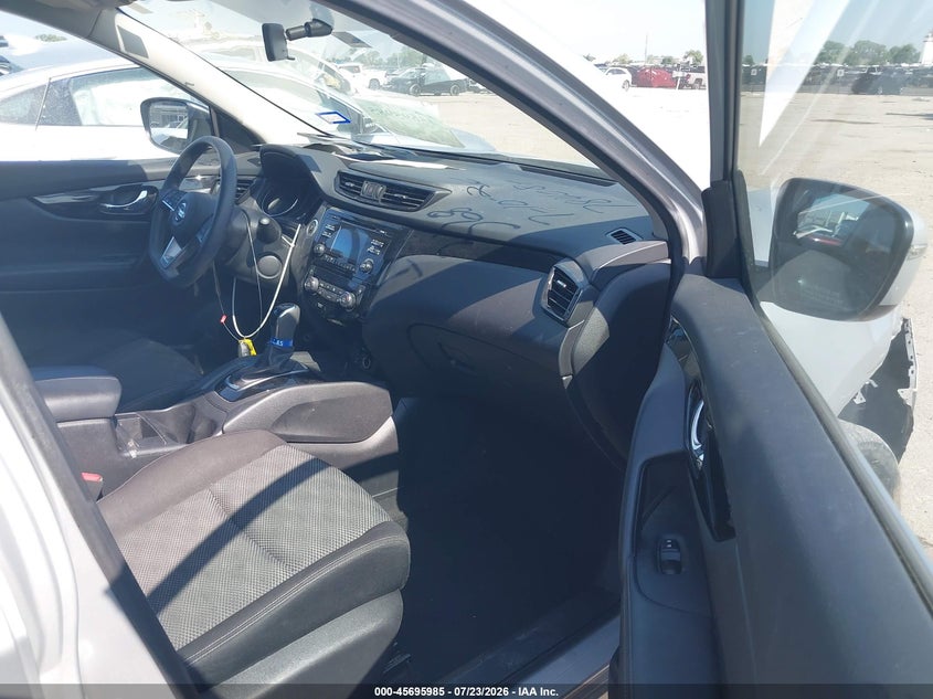 2017 NISSAN ROGUE SPORT auction photo 5