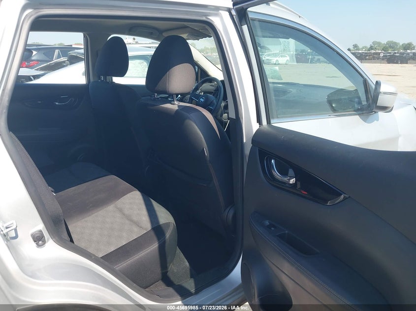 2017 NISSAN ROGUE SPORT auction photo 8