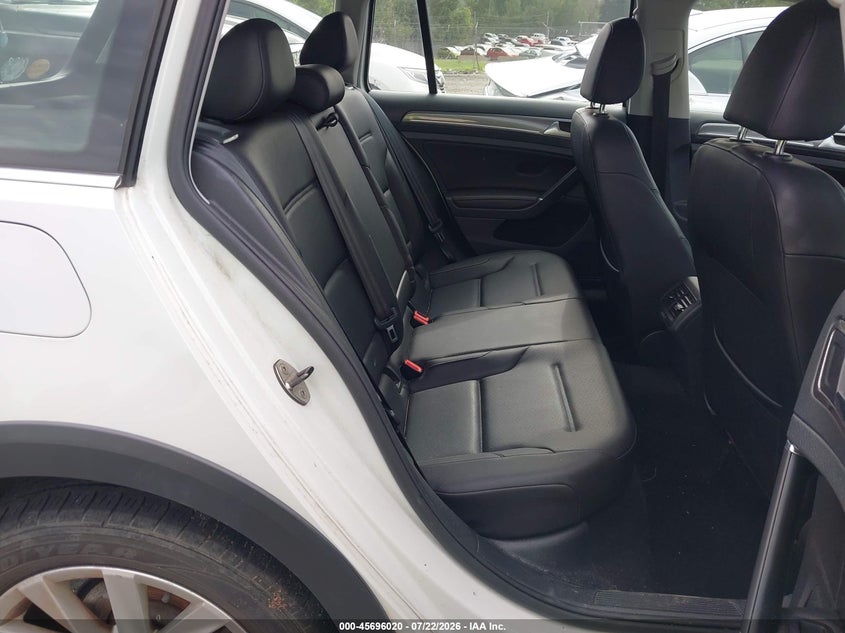 2017 VOLKSWAGEN GOLF ALLTRACK auction photo 8
