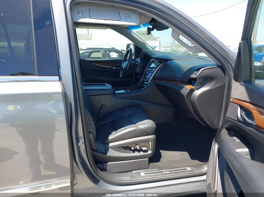2019 Cadillac Escalade Luxury VIN: 1GYS3BKJ0KR102103 Lot: 45696072