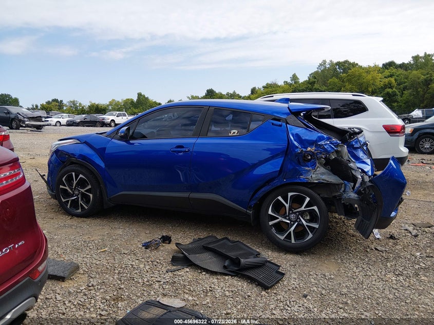 TOYOTA C-HR - zdjęcie 15