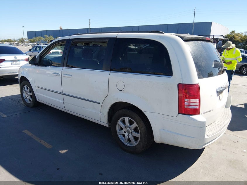 Vin: 2a4rr5d17ar491925, lot: 46194997, chrysler town & country touring 20103