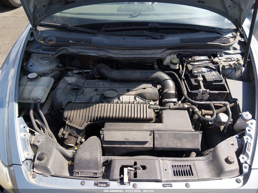 2011 Volvo C70 T5 (Retail Only) VIN: YV1672MC0BJ107188 Lot: 45696394