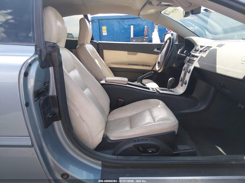 2011 VOLVO C70 auction photo 5