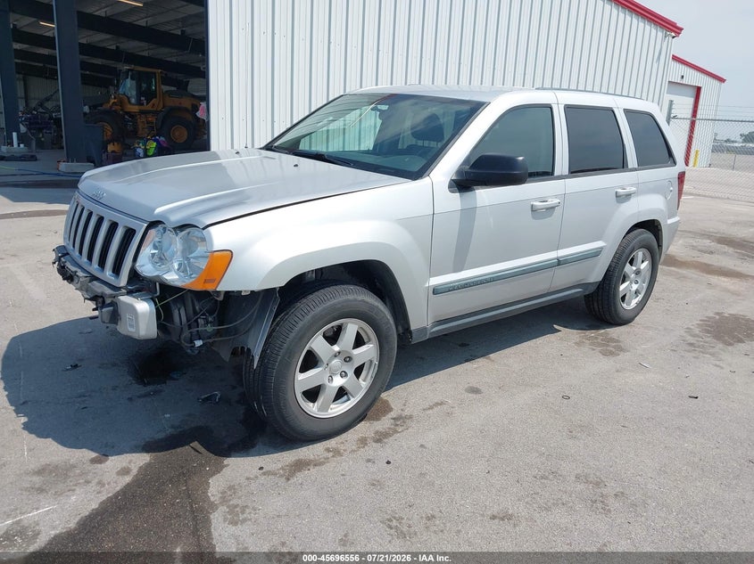2008 Jeep Grand Cherokee Laredo, Front End, IAAI, VIN 1J8GR48K48C190017 — photo 2