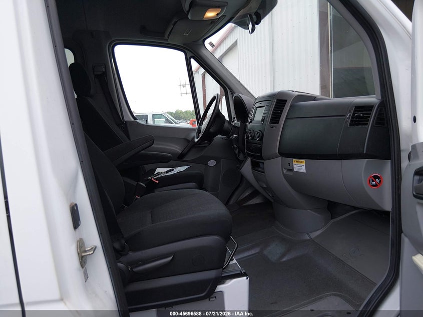 2017 FREIGHTLINER SPRINTER auction photo 5