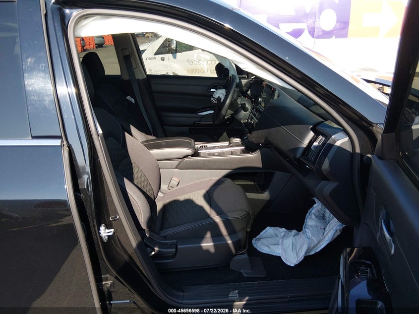 2022 NISSAN PATHFINDER auction photo 5