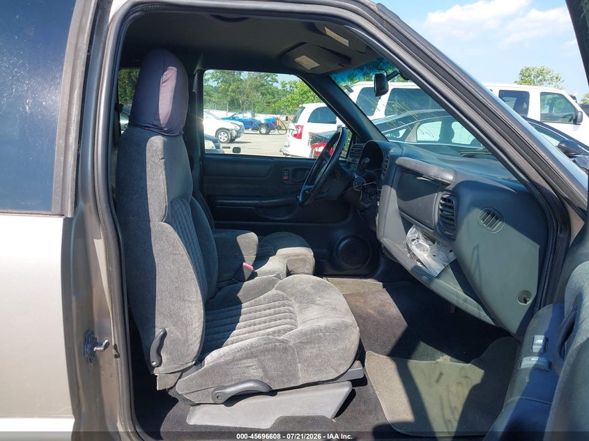 2002 CHEVROLET S-10 auction photo 8