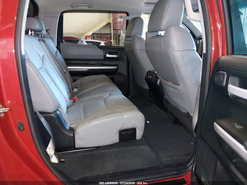 TOYOTA TUNDRA - zdjęcie 8