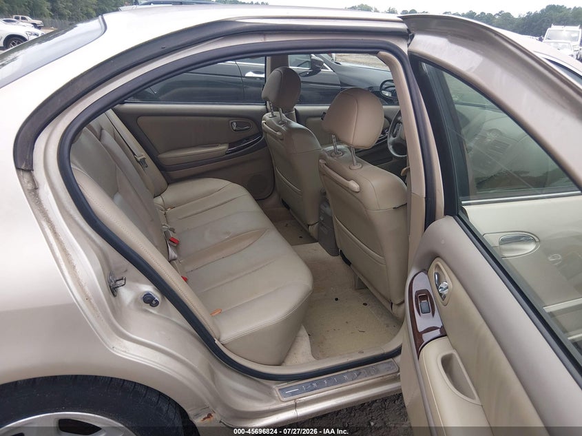 2001 INFINITI I30 auction photo 8