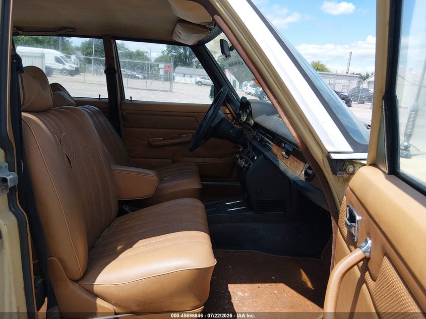 1974 MERCEDES 280SE auction photo 5