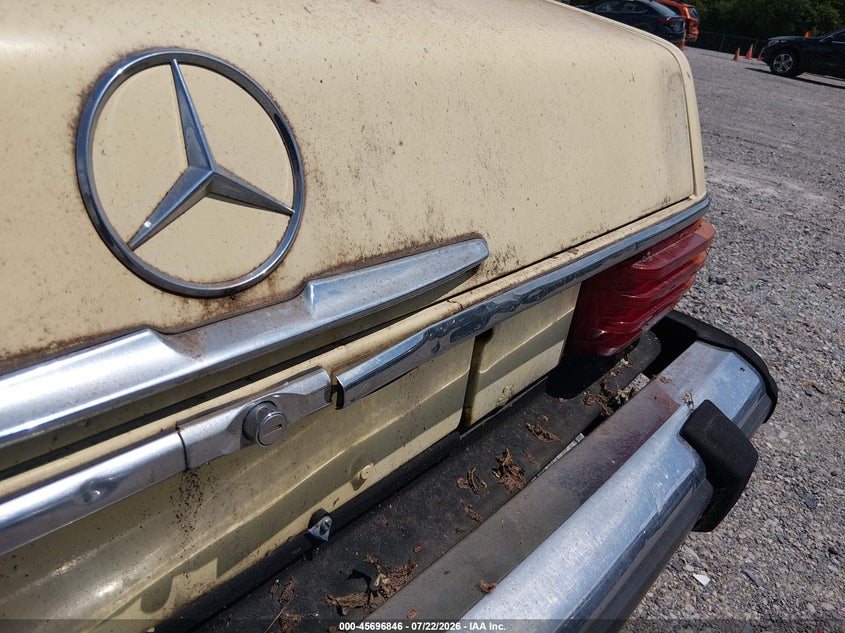 1974 MERCEDES 280SE auction photo 6