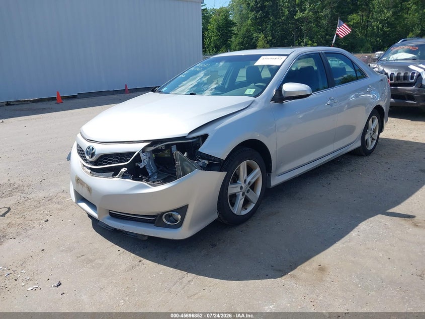 2014 Toyota Camry, Front & Rear, IAAI, VIN 4T1BF1FK8EU367472 — photo 2