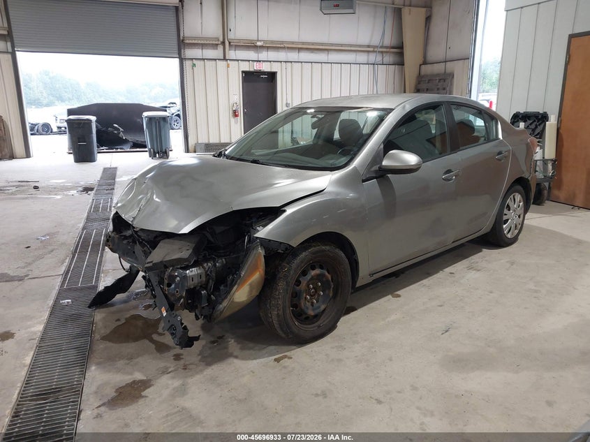 Vin: jm1bl1tg1d1843090, lot: 46195561, mazda mazda3 i sv 20132