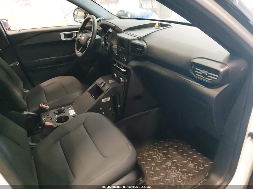 2020 FORD POLICE INTERCEPTOR UTILITY auction photo 5